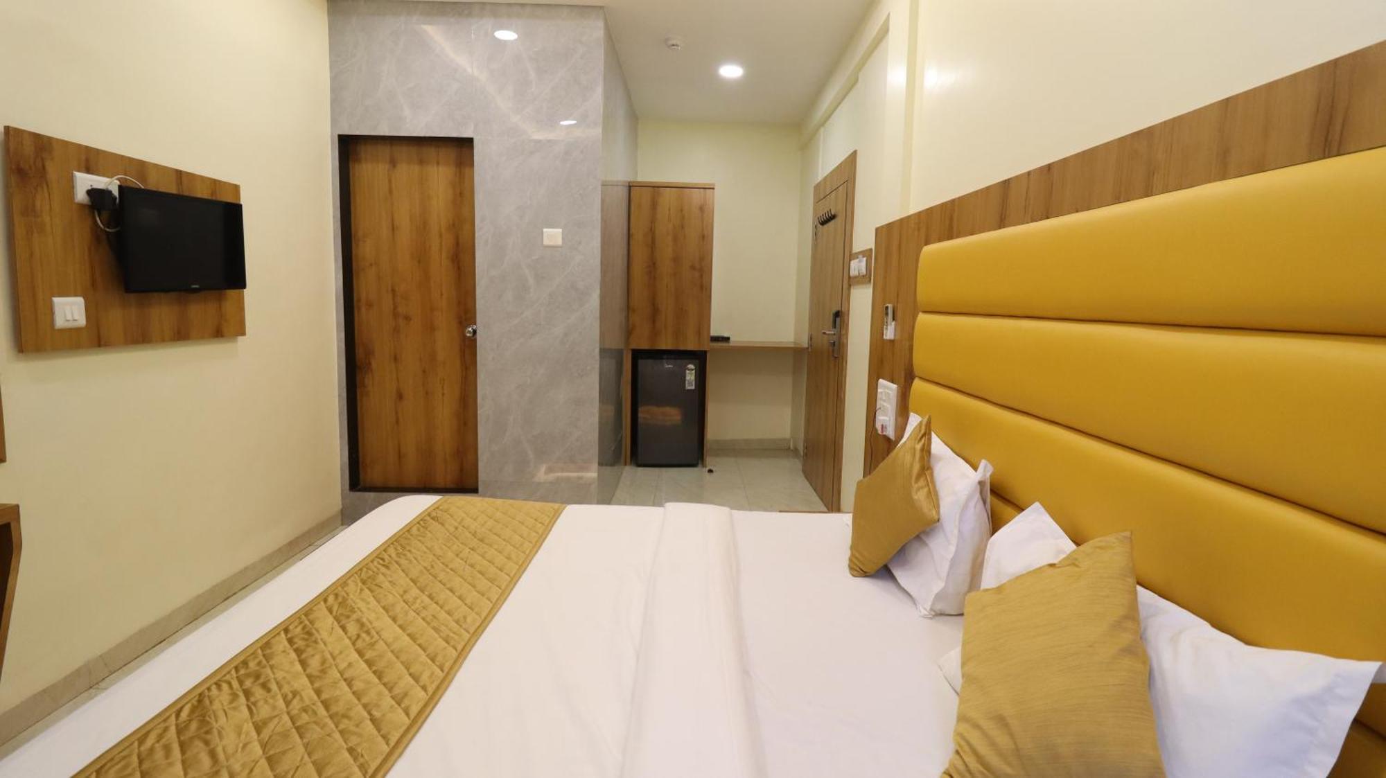Hotel National - Grant Road Bombaim Exterior foto