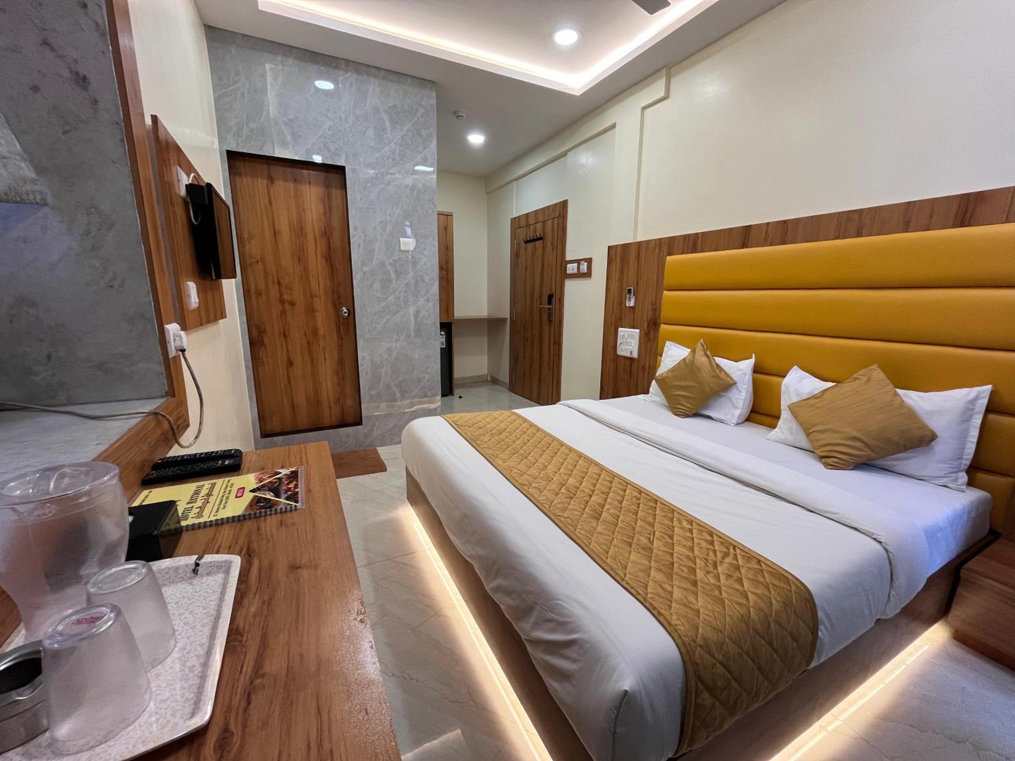 Hotel National - Grant Road Bombaim Exterior foto